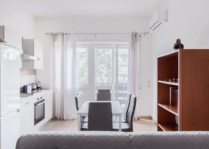 Pelizzi Apartment, 5 Persone, 2 Camere, Balcone, Cinecitta