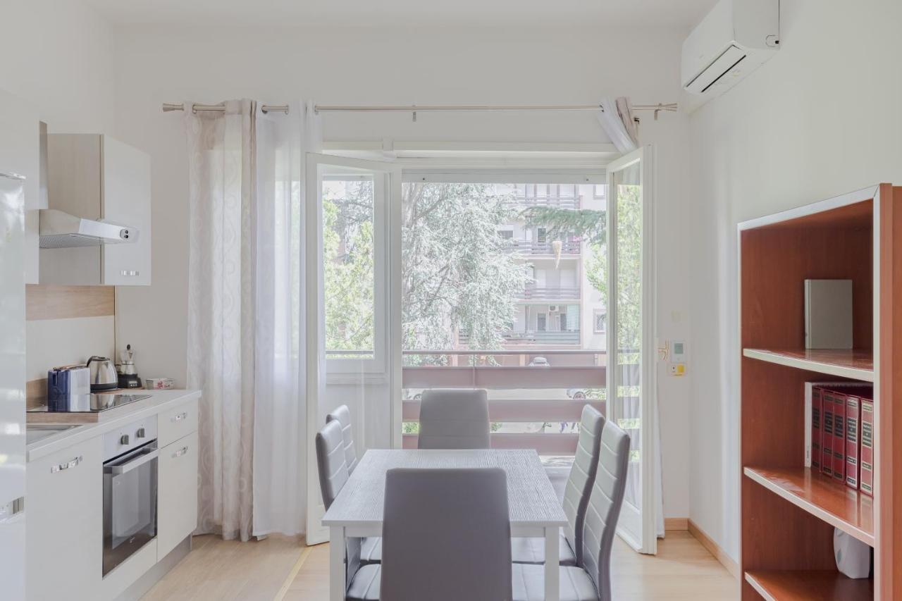 Pelizzi Apartment, 5 Persone, 2 Camere, Balcone, Cinecitta Apartment Rome