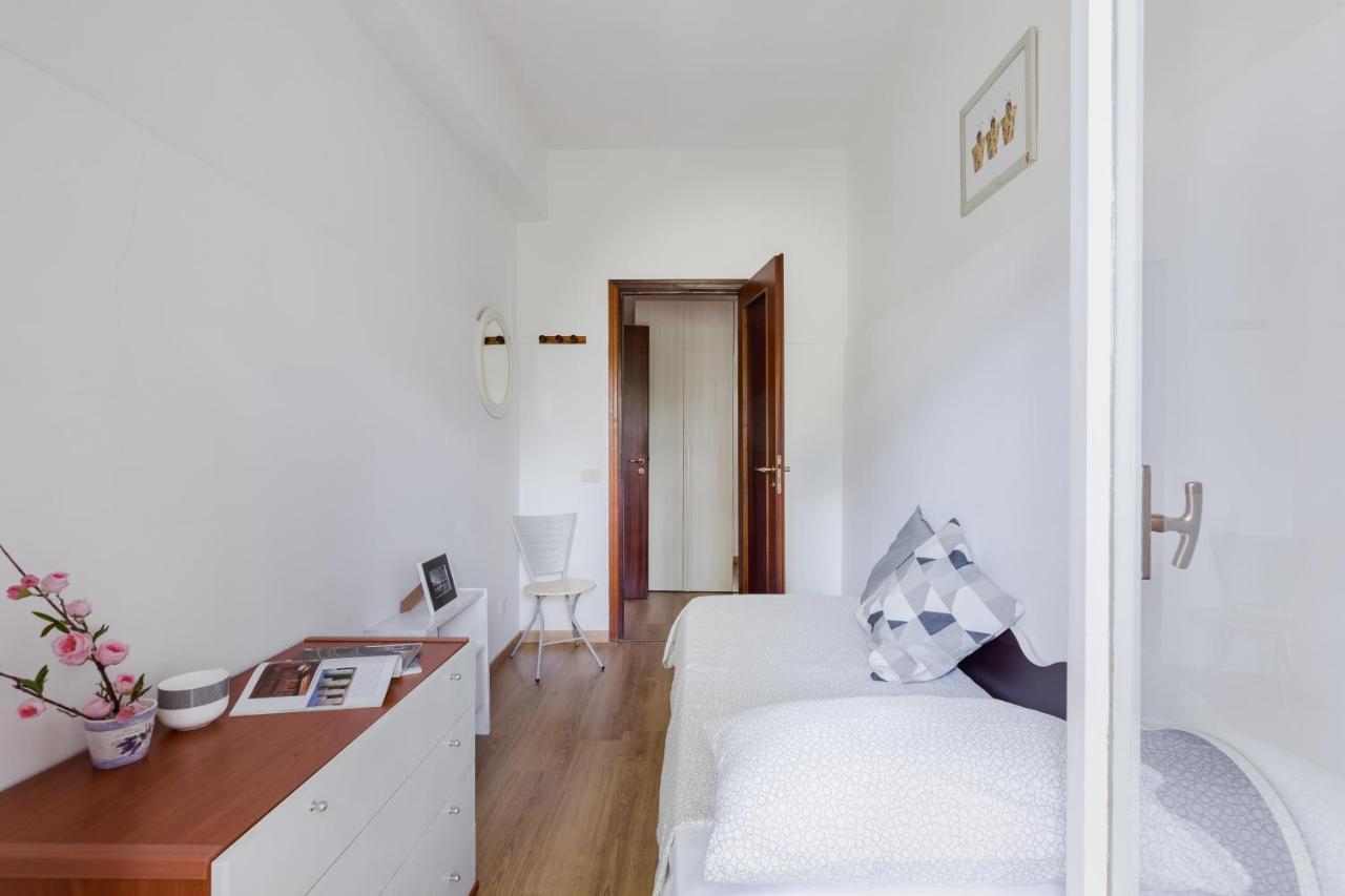 Pelizzi Apartment, 5 Persone, 2 Camere, Balcone, Cinecitta Apartment Rome